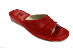 033-A. Laczki kapcie damskie b/p oblekane marszczone czerwone