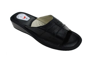 033-B. Laczki kapcie damskie b/p oblekane marszczone czarne