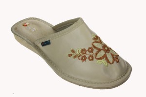 071. Laczki damskie pełne Wójciak haft jasnobeżowe