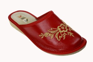 071-B. Laczki damskie pełne Wójciak haft czerwone 2