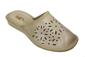 180. Pantofle kapcie damskie Wójciak skóra beżowe