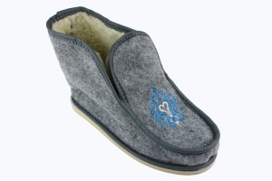 252. Bambosze damskie filcowe Pawlikowscy haft