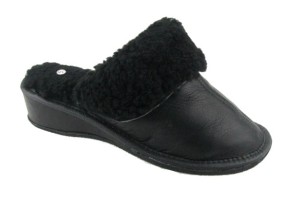 591-C. Laczki damskie Wójciak kożuchowe czarne