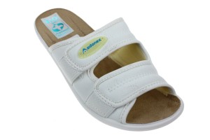 631-A. Obuwie damskie tekstylne Adanex białe