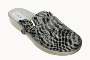 681. Obuwie damskie tekstylne PAMI ze sprzączką deseń ”wężowa skórka”