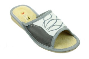 581. Laczki damskie otwarte haftowane popielate