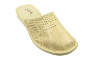 180-B. Pantofle kapcie damskie Wójciak skóra beżowe1