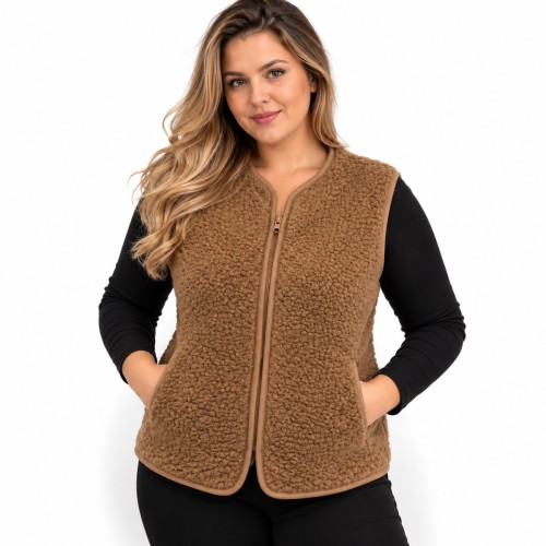 982 Lisa camel-1.jpg